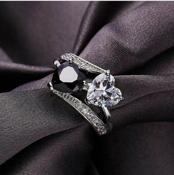 New Double Heart Shaped White & Black Sapphire Silver Ring. - Picture 5 of 7